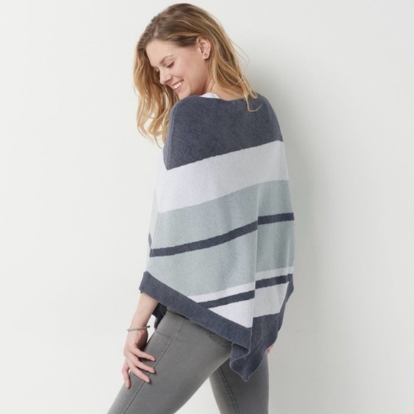 NWT Barefoot Dreams CozyChic Ultra Lite Ocean Breeze Poncho - Picture 2 of 9